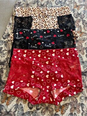 Set of 3 Women’s Lace-Trim Heart Print Boyshort panties